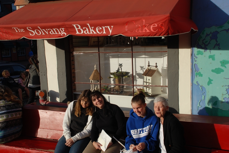 2007_11_24 15 Outside The Solvang Bakery.JPG