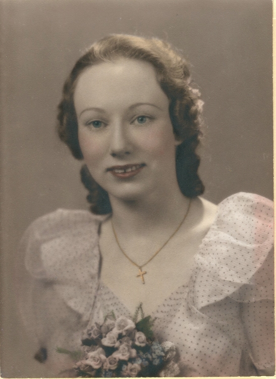 1939 Studio Portrait Fran 2.jpg