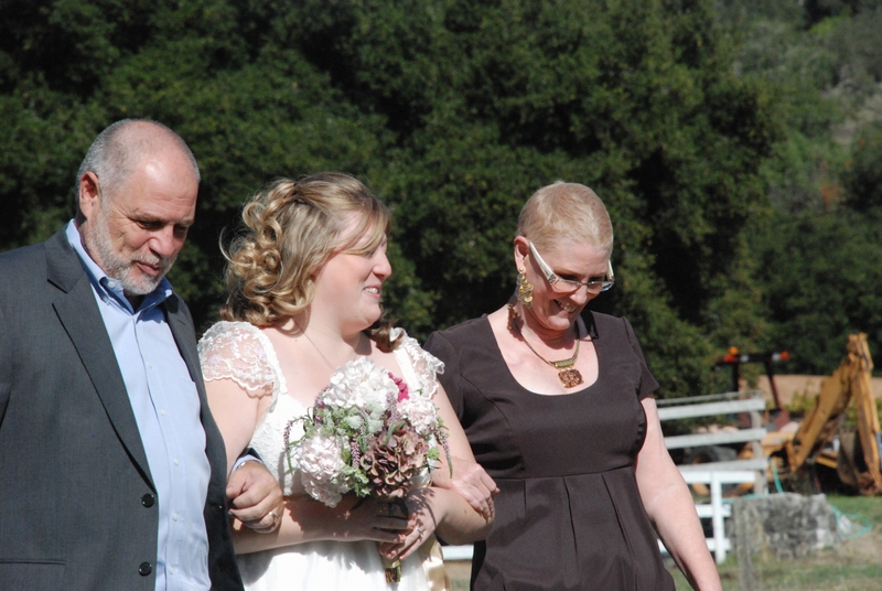 2009_10_24 Amy & Ray's Wedding_09 - Ceremony, Amy & Parents.JPG