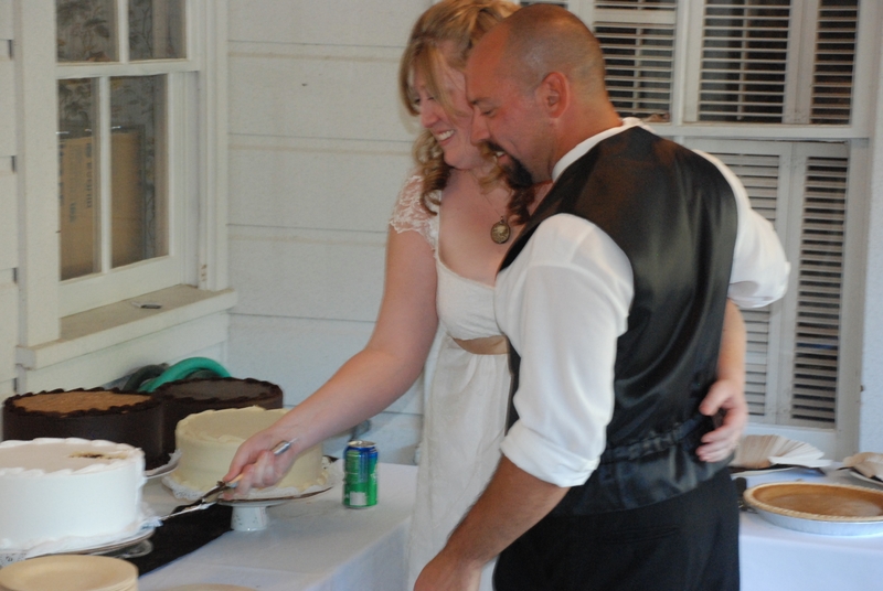 2009_10_24 Amy & Ray's Wedding_46 - Cake Cutting.JPG