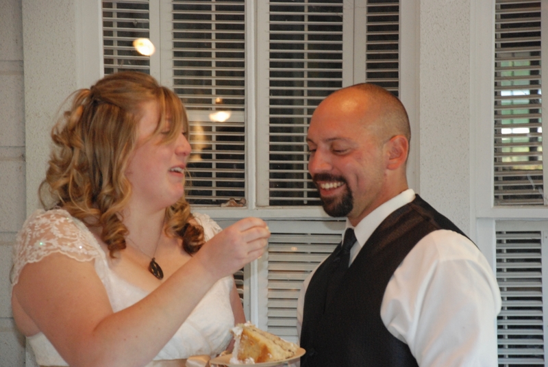 2009_10_24 Amy & Ray's Wedding_49 - Cake Cutting.JPG