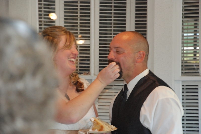 2009_10_24 Amy & Ray's Wedding_50 - Cake Cutting.JPG